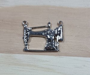 MÁQUINA DE COSTURA EM METAL COR PRATA - 4,5CM
