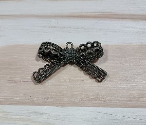 PINGENTE LAÇO OURO VELHO - 2,5 X  4CM