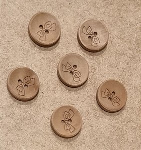 BOTÃO  MADEIRA LACINHO 2 CM - 6 UNIDADES