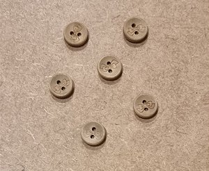 BOTÃO  MADEIRA LACINHO 1 CM - 6 UNIDADES