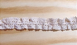 RENDA BABADINHO FRANZIDO NO MEIO -  CRU