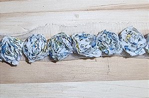 APLIQUE EM MINI ROSAS DE TECIDO