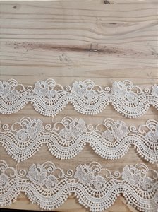 RENDA DE TULE BORDADA 3 CAMADAS - OFF WHITE