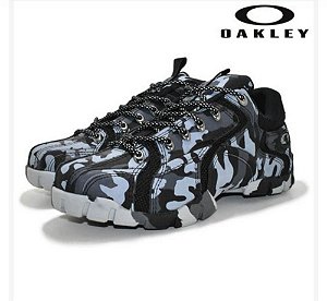 BOTA OAKLEY ENDURO FLAK LOW CAMUFLADA - boxdascompras a sua loja online  multiprodutos