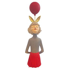 Escultura Menina Com balão em Vermelho