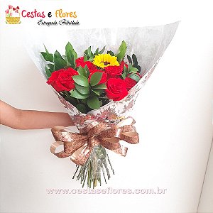 Buque com 18 Rosas Nacionais Vermelhas + Girrasol