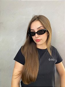 ÓCULOS MAIA - LENTE PRETA ARMAÇÃO PRETA