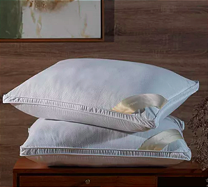 Travesseiro Diamond Toque de Plumas