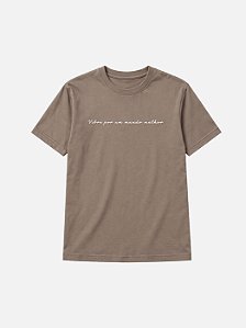 Camiseta Ação VIBRE POR UM MUNDO MELHOR Marrom