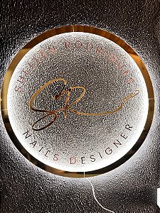 Placa em Acrílico com Logotipo em Acrílico e Iluminação em LED