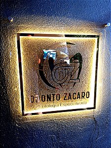 Placa em Acrílico com Logotipo em Acrílico e Iluminação em LED