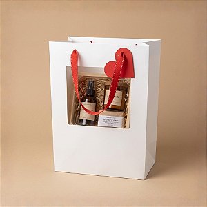 Sacola de Papel com visor duplo de PVC 22x13x13cm - Branca com Alça Vermelha e Tag de Coração - 1 unidade - Rizzo