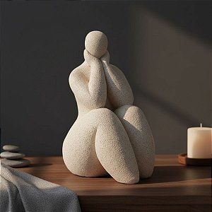 Escultura Mulher Refletindo em Poliresina - Off White - 19,5x10,5x11cm - 1 unidade - Rizzo