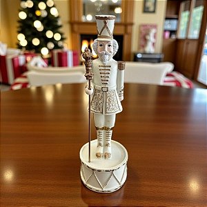 Soldado Quebra Nozes c/ Mastro Branco/Movimento e Som - 27,5x8x8cm - 1 unidade - Cromus - Rizzo