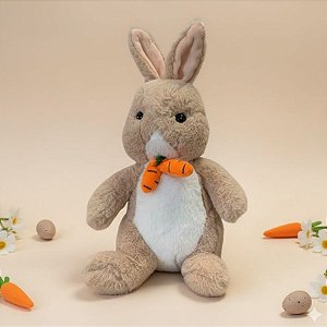 Coelho de Pelúcia Bege com Gravata de Cenoura - 32x17,5x9cm - 1 unidade - Rizzo