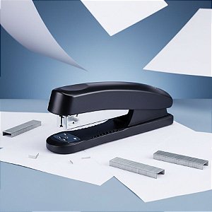 Grampeador Full Size - Suporta até 25 Folhas - Base 15,8cm - Preto - 1 unidade - Deli - Rizzo