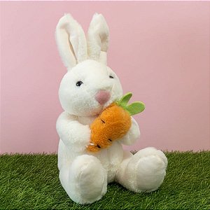 Coelho de Pelúcia Segurando Cenoura - Branco - 30,5cm - 1 unidade - Rizzo