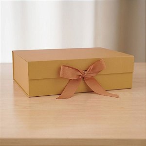 Caixa de Papel Rígido Retangular com Imã e Fita  - Kraft - M 28,2x20,2x9,2cm - 1 unidade - Rizzo