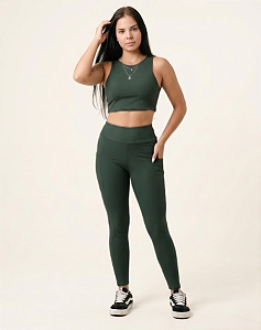 Conjunto Flow Core Verde Militar