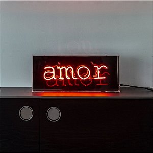 Luminária Amor em Línguas (Amor)