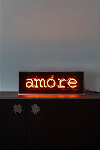 Luminária Amor em Línguas (Amore)