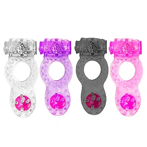 ANEL PENIANO COM ESTIMULADOR CLITO E ANAL - PRETO