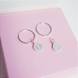 Argola com Pingente Medalha São Bento Prata 925