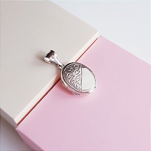 Pingente Relicário Oval com Detalhes Prata 925