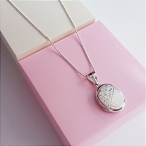 Colar com Pingente Relicário com Detalhes Prata 925