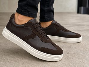 Tênis Masculino em Couro e Camurça com Cadarço