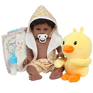 Bebê Reborn Menino Negro Com Roupão De Patinho E Pelúcia