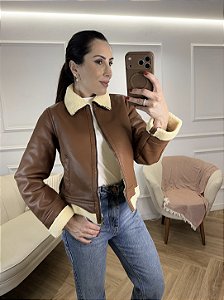 Jaqueta em PU forrada com pelo