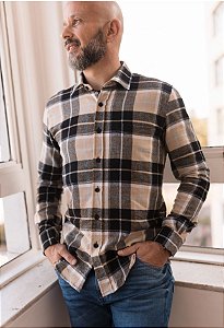 Camisa masculina xadrez flanelada bege com preto
