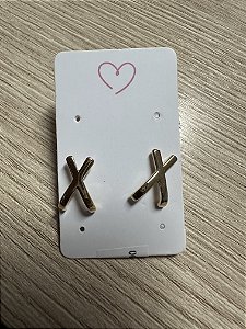 Brinco X liso dourado