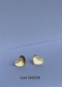 Brinco coração detalhado liso dourado