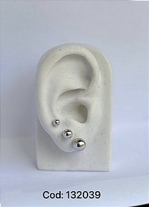 Brinco trio bolas lisas branco