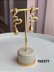 Brinco liso dourado