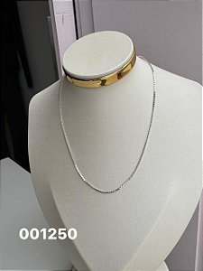 Colar chapas redondas lisas branco