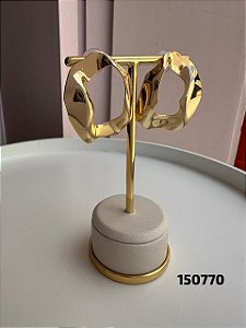 Brinco liso dourado