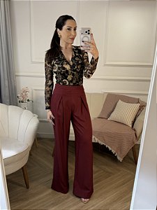 Calça wide leg com pregas