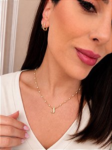 Colar letra J pérola dourado