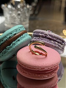 Anel liso dourado regulável