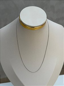 Colar malha roliça branco
