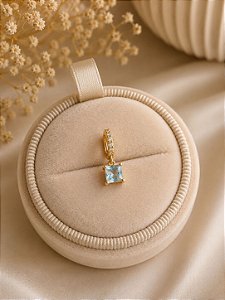 Pingente quadrado aqua dourado