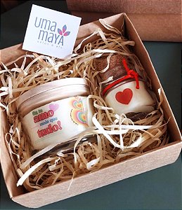 Kit Romântico com 2 Velas Aromáticas Vegetais, Potes de Vidro, Caixa Presente, Decoração Coração