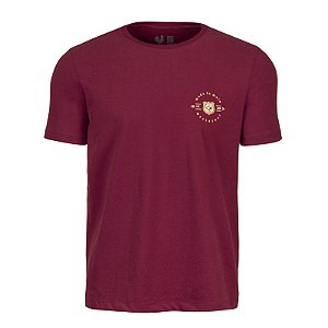 Camiseta Estampada Masculina Brazão Ornamental Bordô