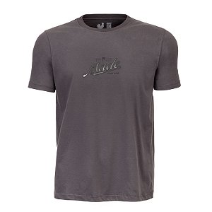 Camiseta Estampada Masculina Made in Mato Relief Chumbo