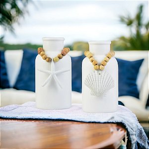 Vaso Decorativo Garrafa Branco com Colar de Concha