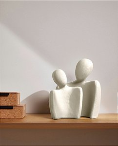 Enfeite Decorativo Estátuas Casal Off-White em Cerâmica