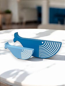 Enfeite Baleias Decorativas de Mesa 2 Peças Azul Claro e Azul Marinho em Madeira